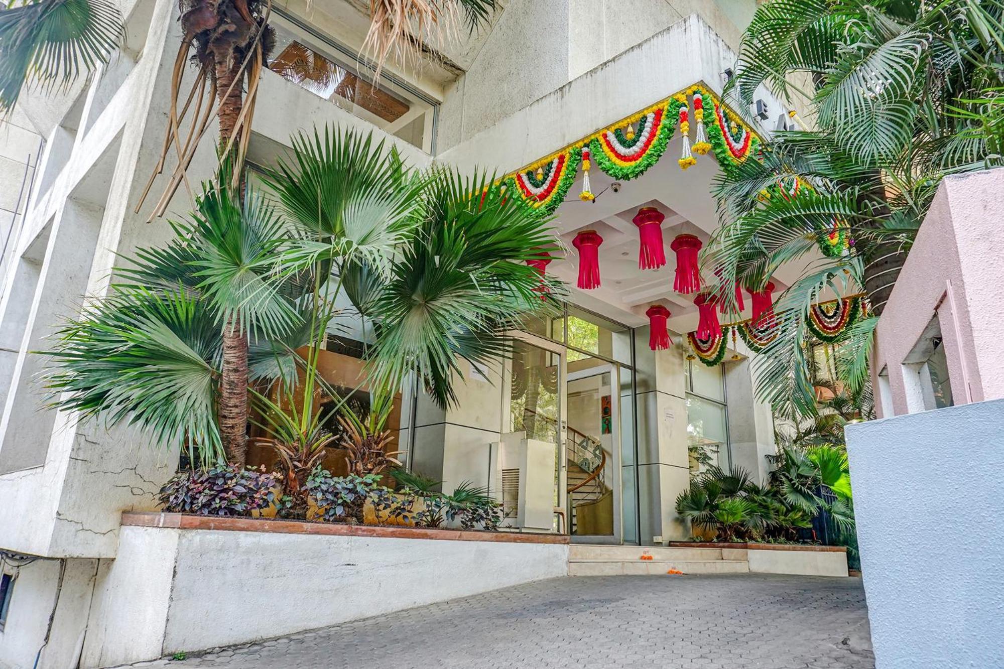 The Ambassador Hotel Пуне Екстер'єр фото